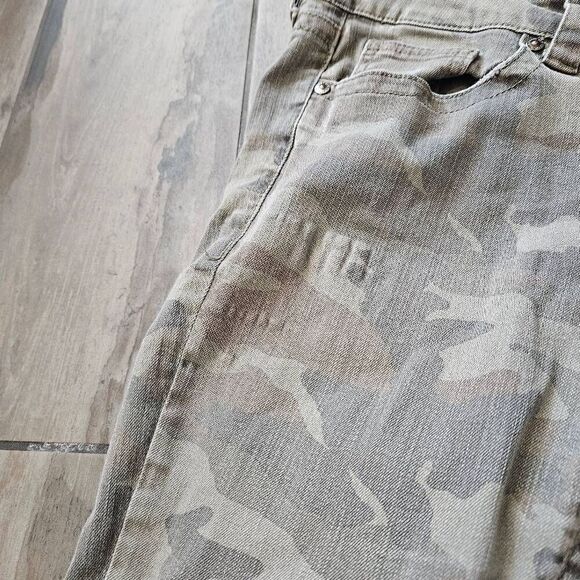Seven7 Skinny Camo Jeans - Picture 2 of 8